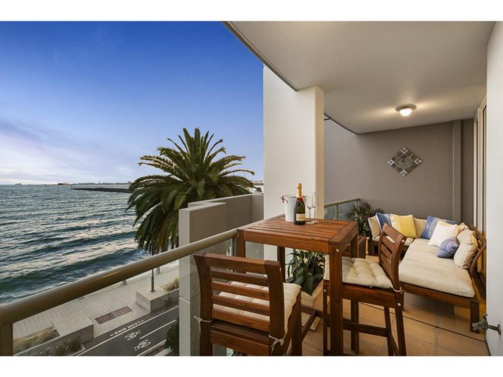 124601014imagem_5142414472_20171123021021 Beacon Cove by Biggin & Scott